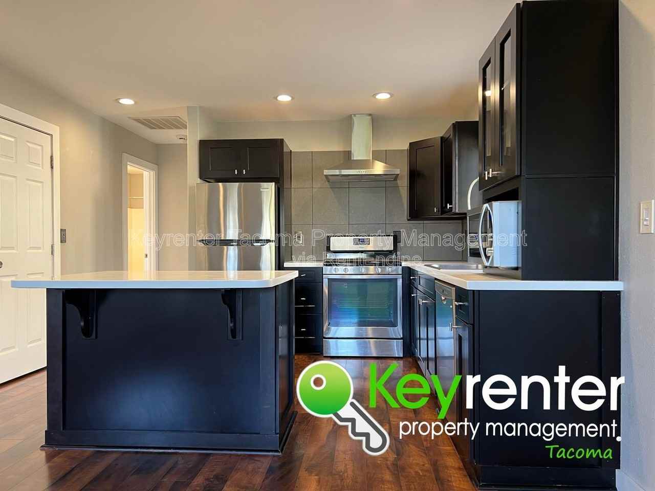 628 N Steele St - Photo 4 of 29