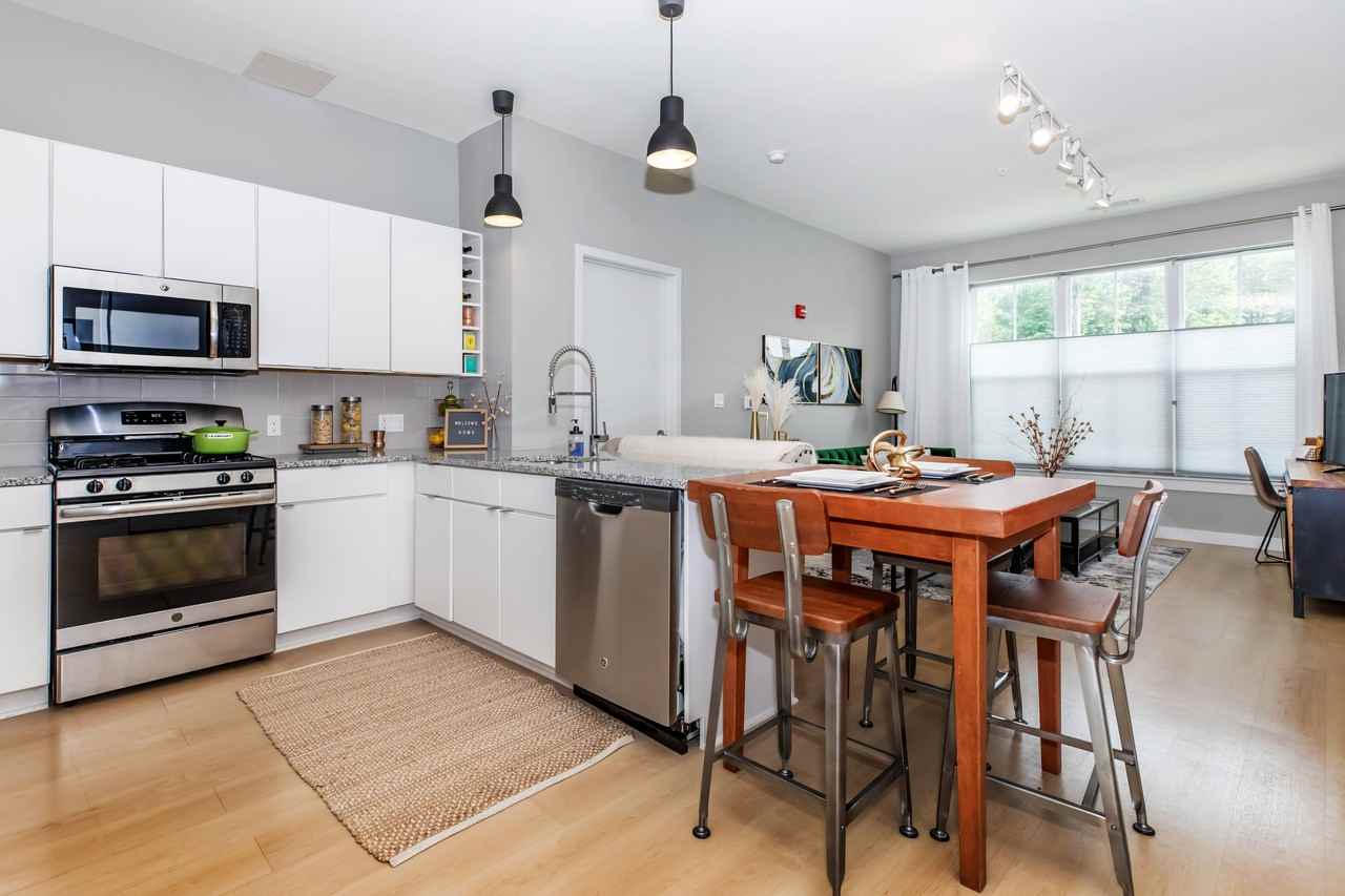 Heirloom Flats - Photo 5 of 27