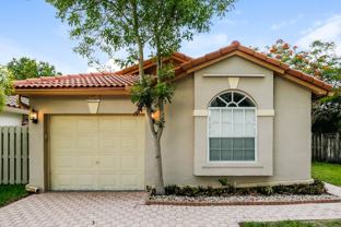 428 Lakeside Cir - Photo 1 of 1