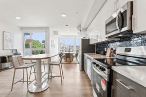 featured image of 355 Glendale Blvd