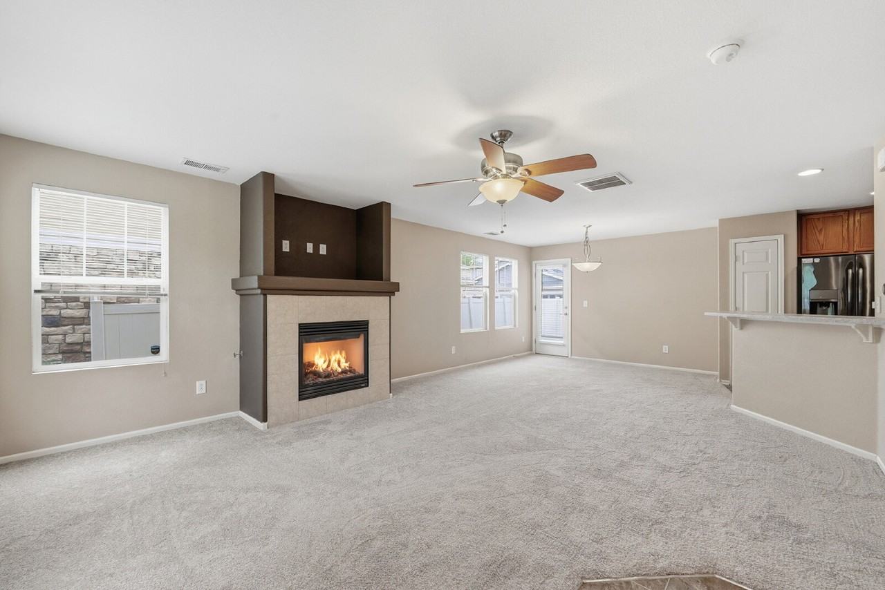 10448 Garland Dr - Photo 3 of 40