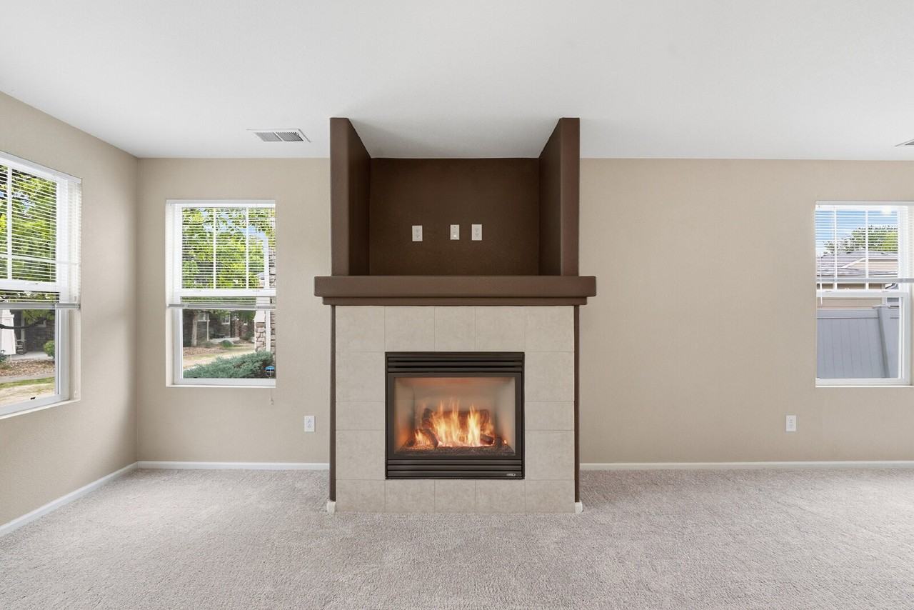 10448 Garland Dr - Photo 5 of 40