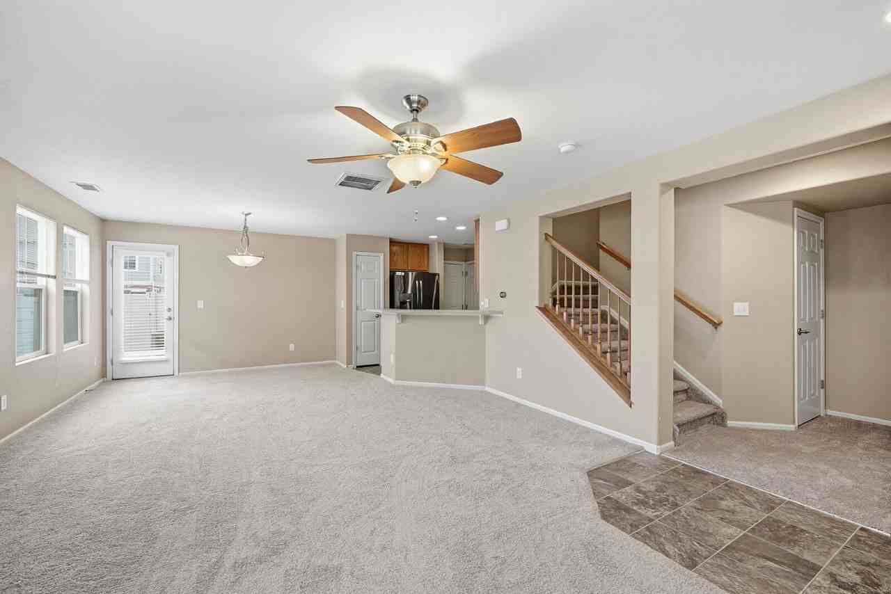 10448 Garland Dr - Photo 6 of 40