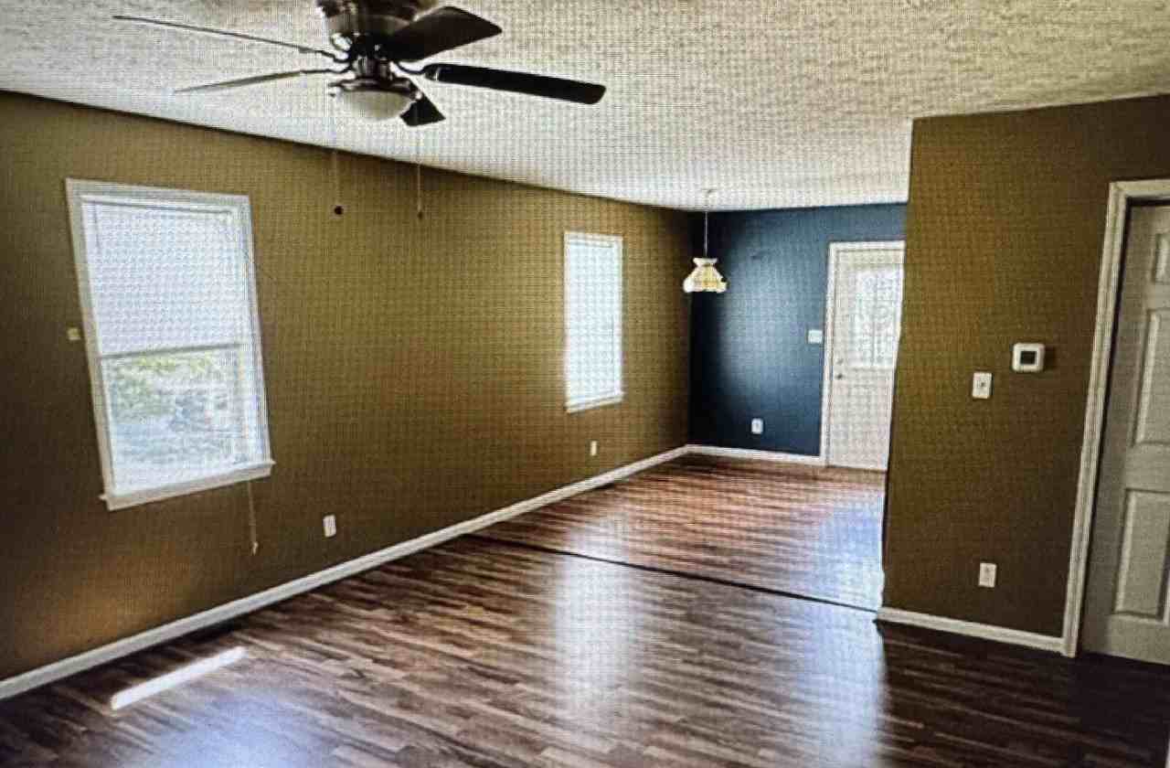 18 Grove Hills Dr - Photo 6 of 7