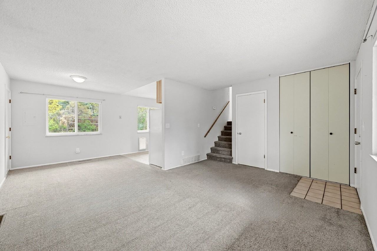 4935 Montebello Dr - Photo 4 of 33
