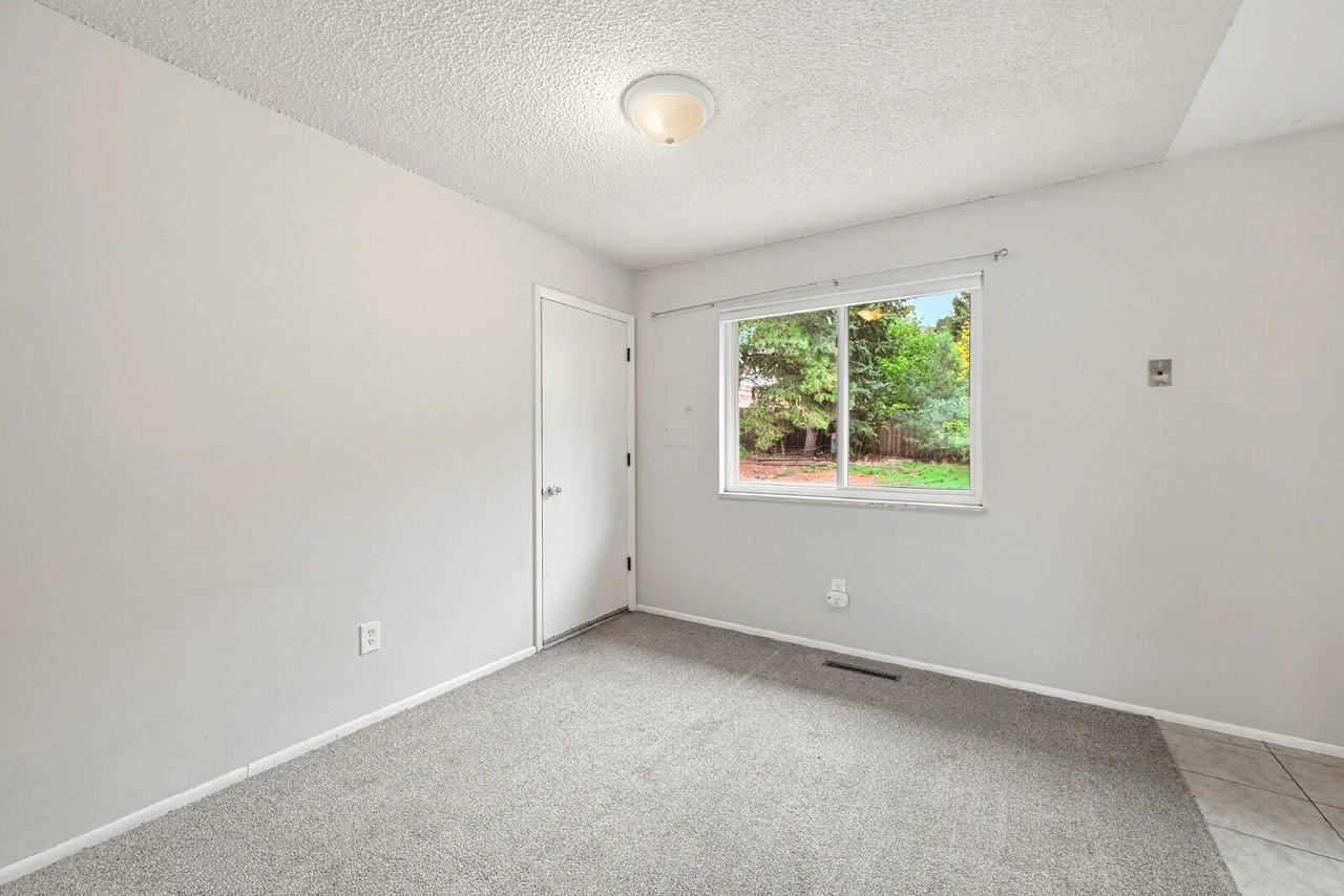 4935 Montebello Dr - Photo 5 of 33