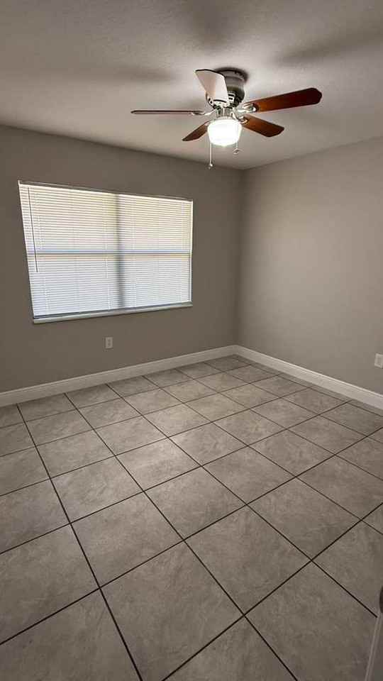983 Berkley Rd - Photo 7 of 8