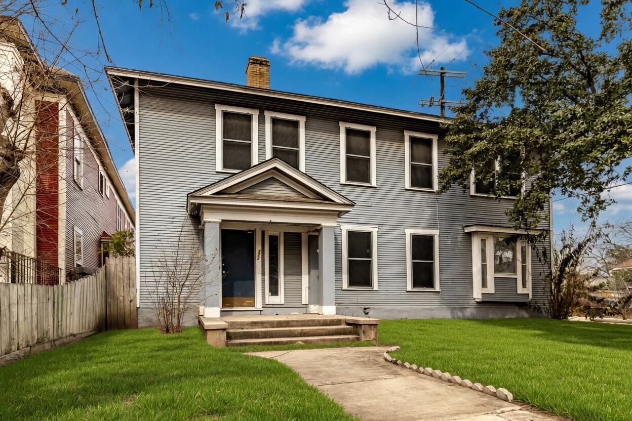 723 E Euclid Ave - Photo 2 of 50