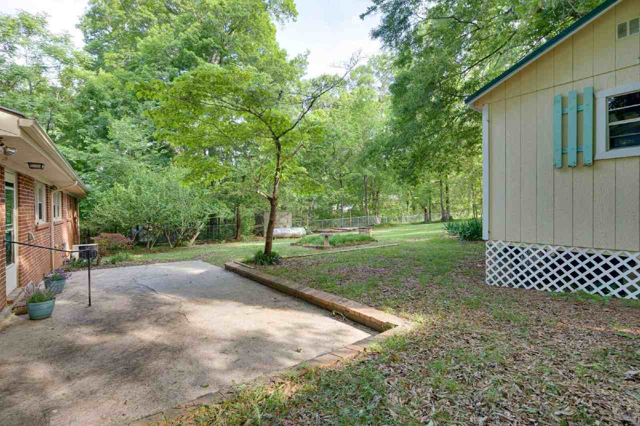 2026 Jefferson Dr - Photo 6 of 34
