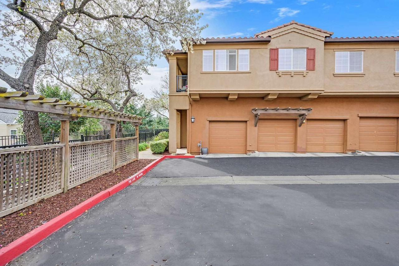 32 Meritage Cmn - Photo 2 of 33