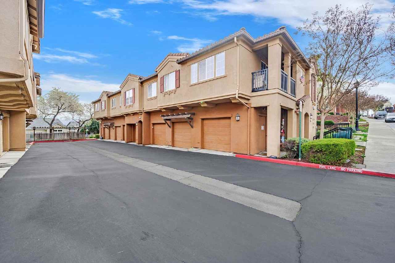 32 Meritage Cmn - Photo 7 of 33