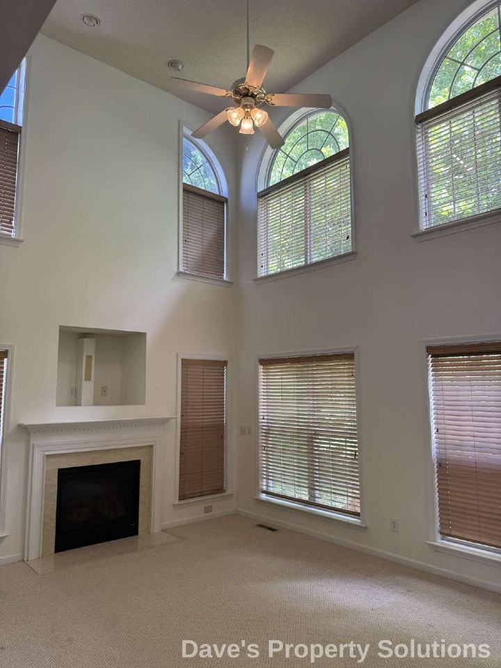 5265 Ivystone Ln - Photo 5 of 19