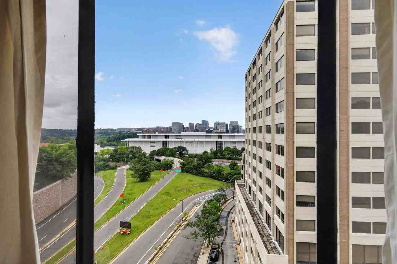 Columbia Plaza - Photo 7 of 50