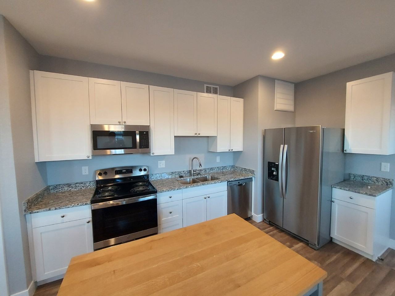 381 S 4th Ct - Photo 5 of 16