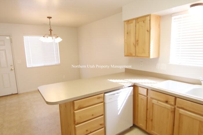 1328 E 6175 S - Photo 7 of 22