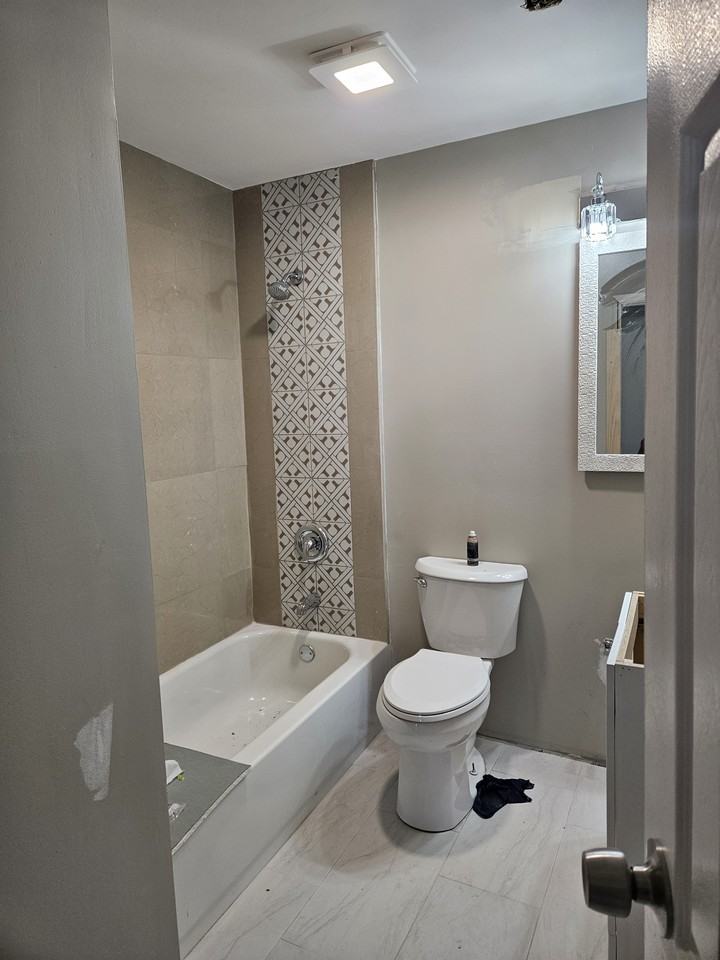 1020 South Park Boulevard - Photo 2 of 6
