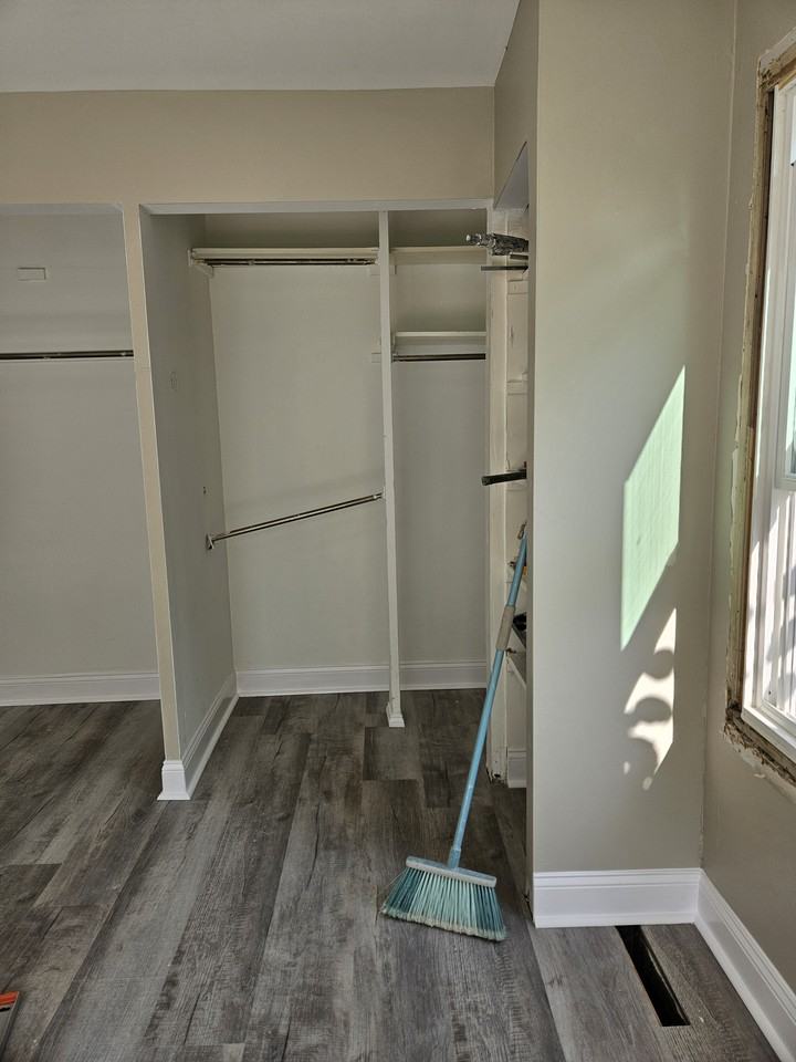 1020 South Park Boulevard - Photo 3 of 6