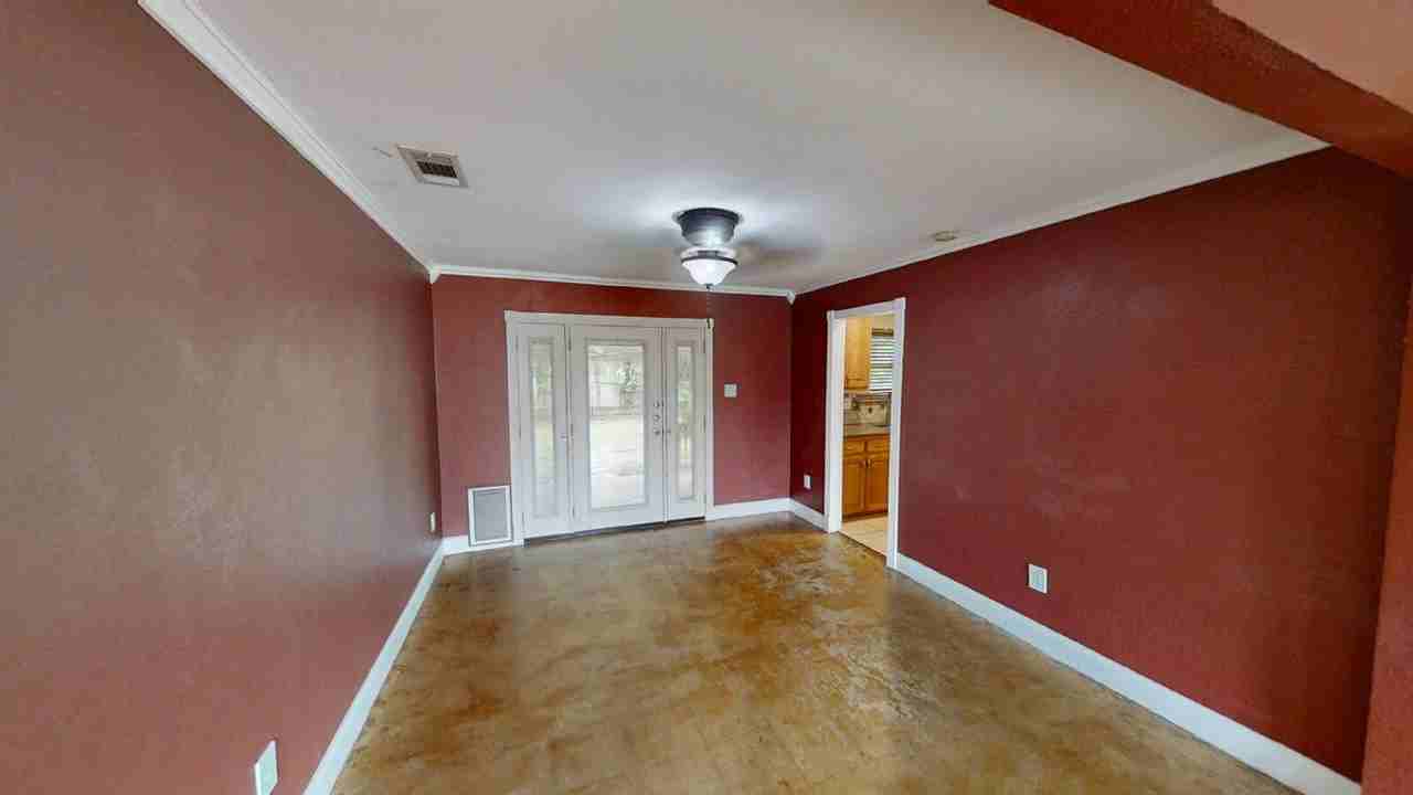 924 Holly St - Photo 7 of 27