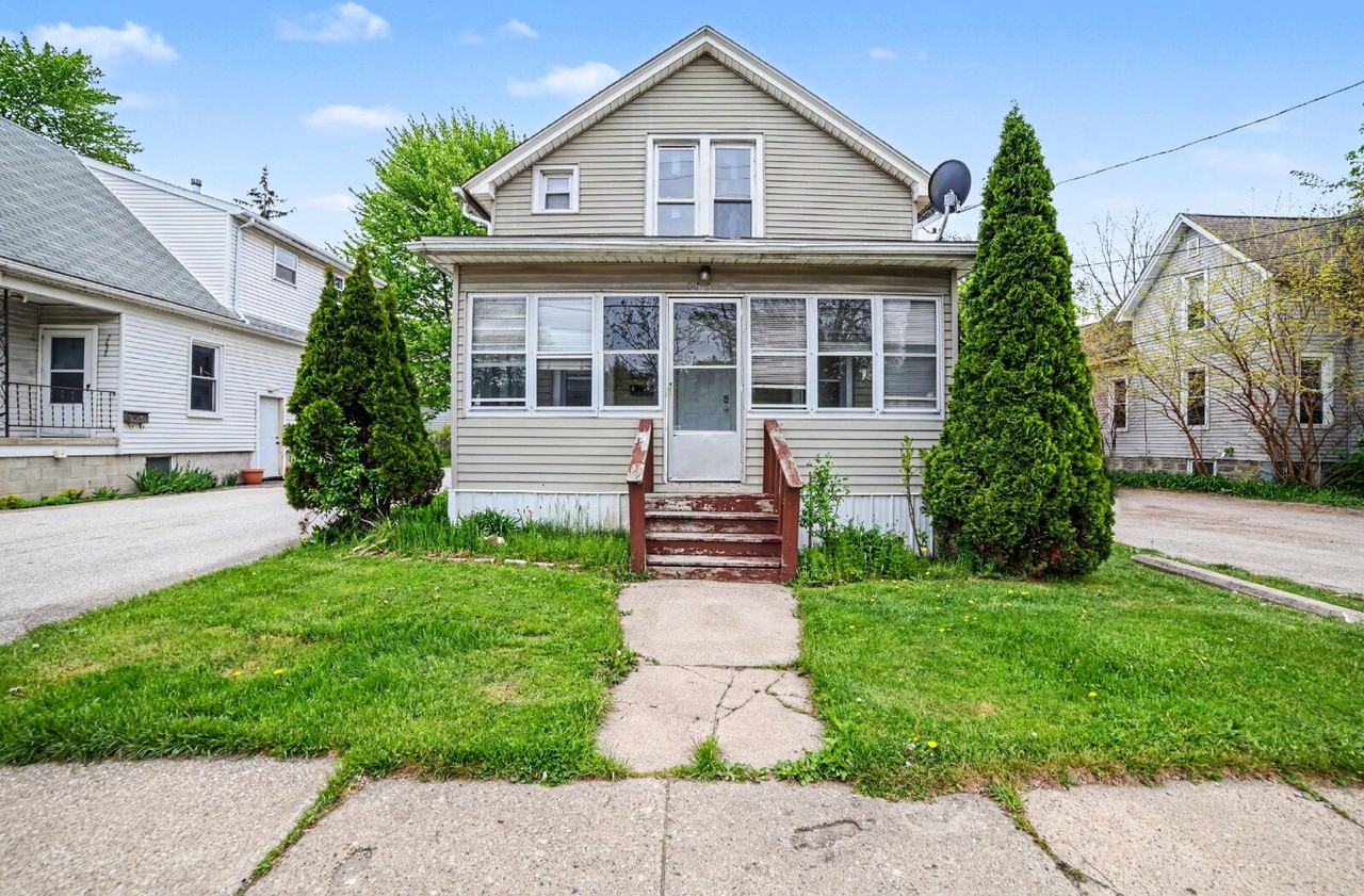 2634 N Michigan Ave - Photo 2 of 19