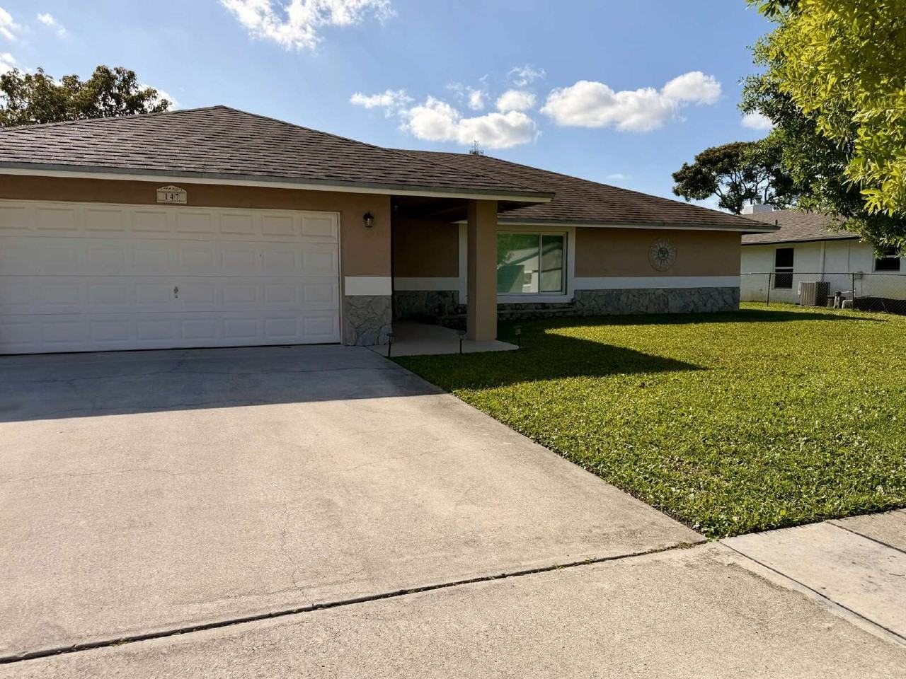 147 Sunflower Cir - Photo 2 of 42