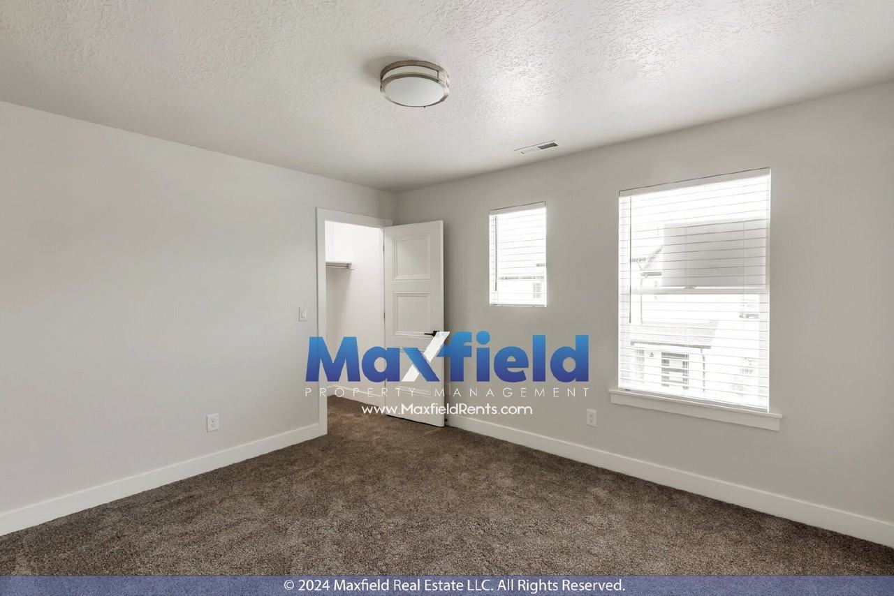 315 N Tidwell St - Photo 2 of 28
