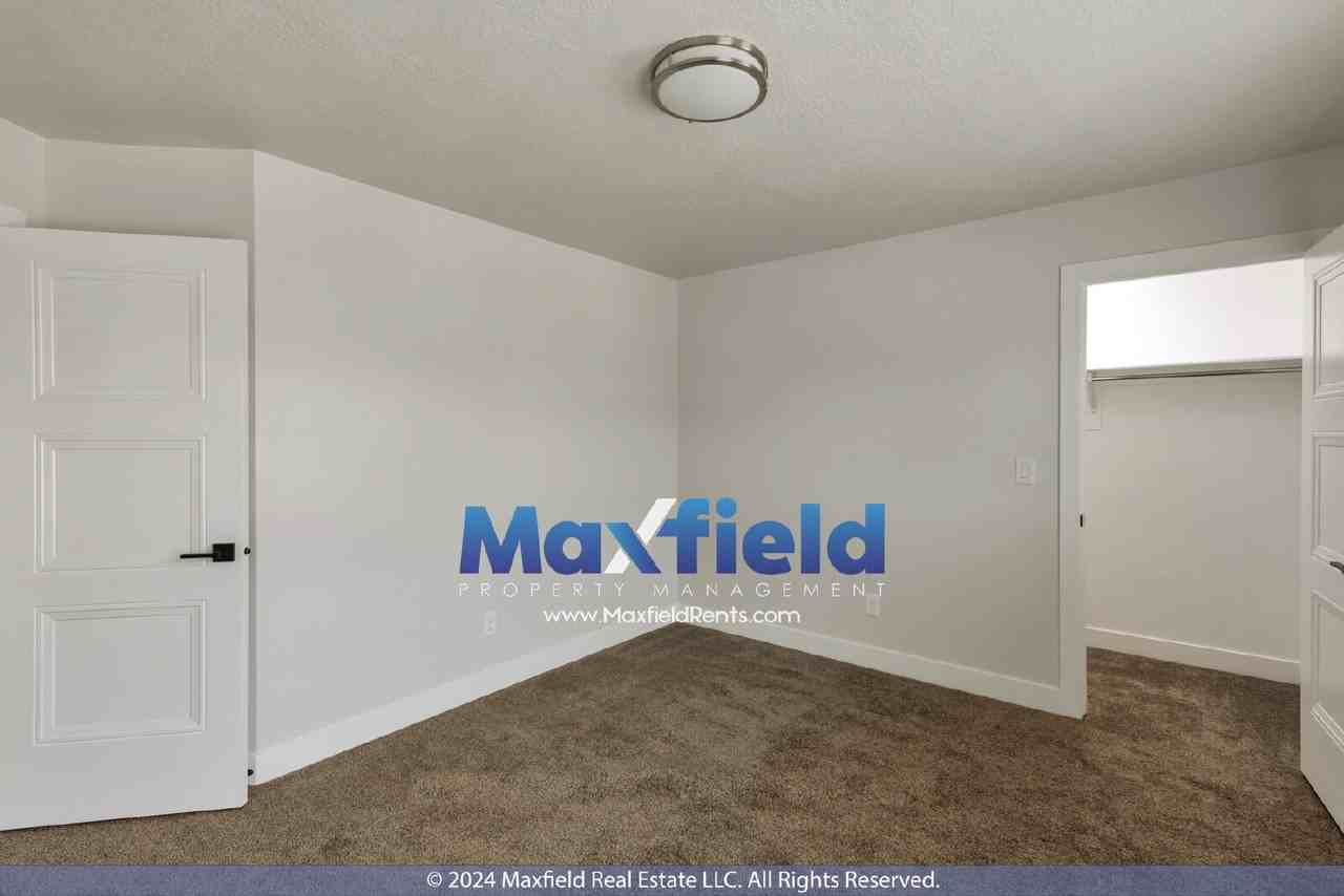315 N Tidwell St - Photo 5 of 28