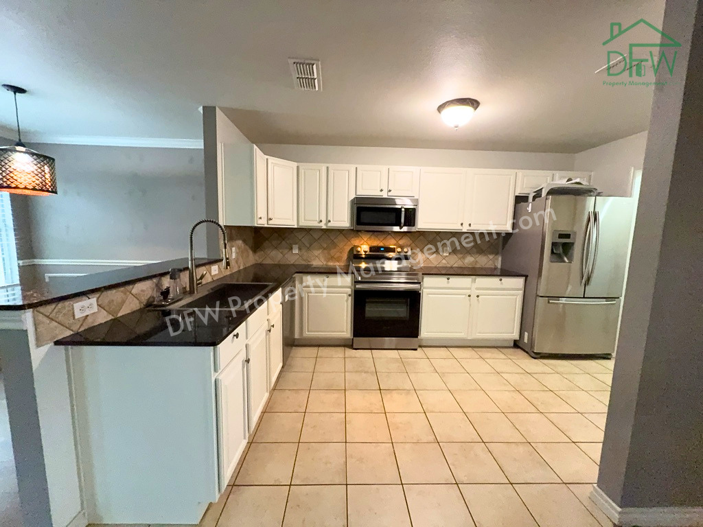 12614 Oceanside Dr - Photo 5 of 25