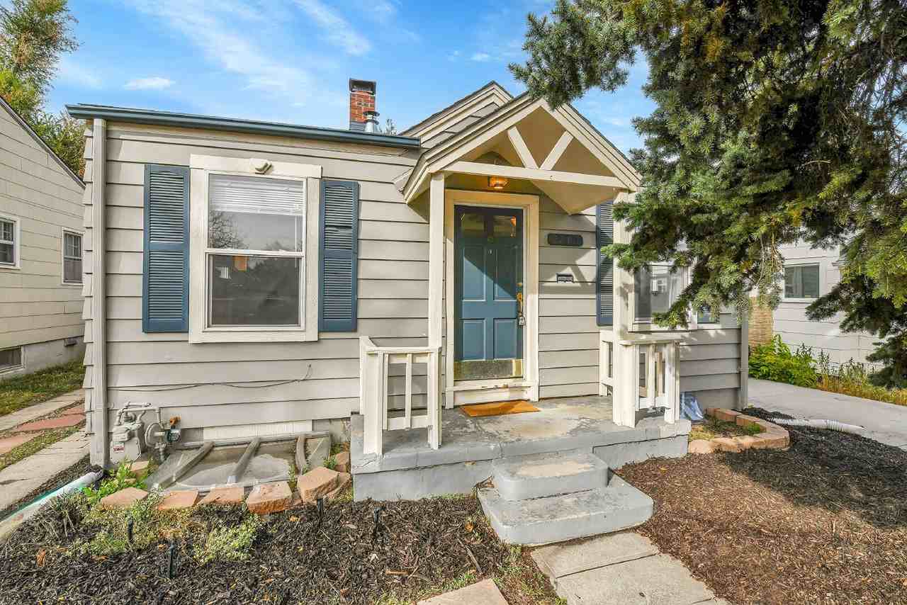 2245 S Franklin St - Photo 5 of 50