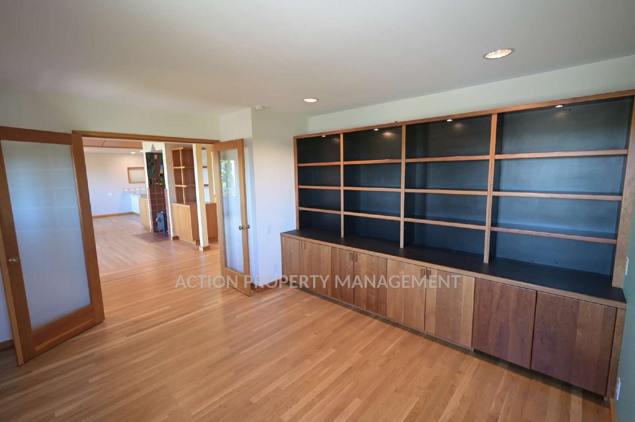 23 Karie Ct - Photo 7 of 50
