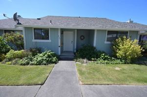 featured image of 842 N Canterbury Ct