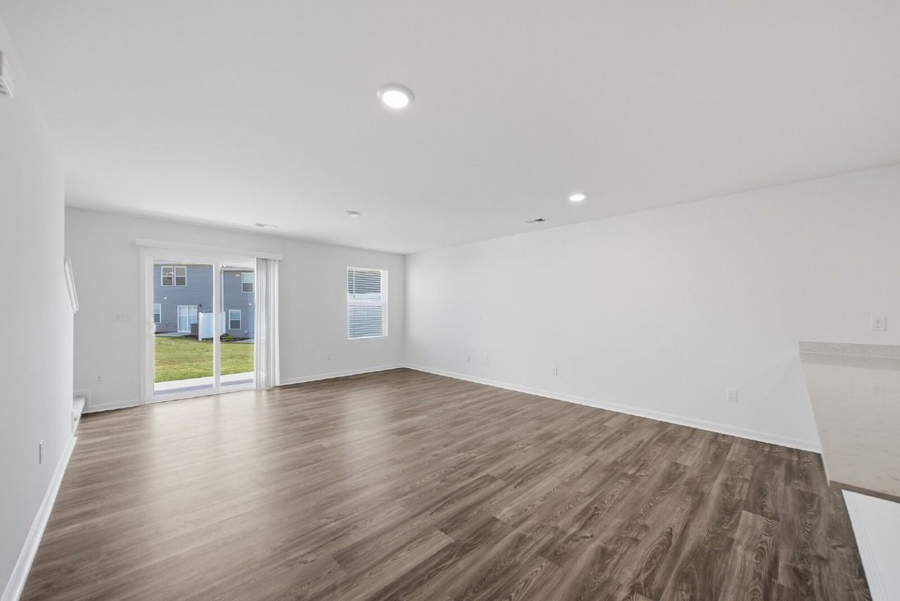 1921 Tranquility Cir #B - Photo 3 of 33