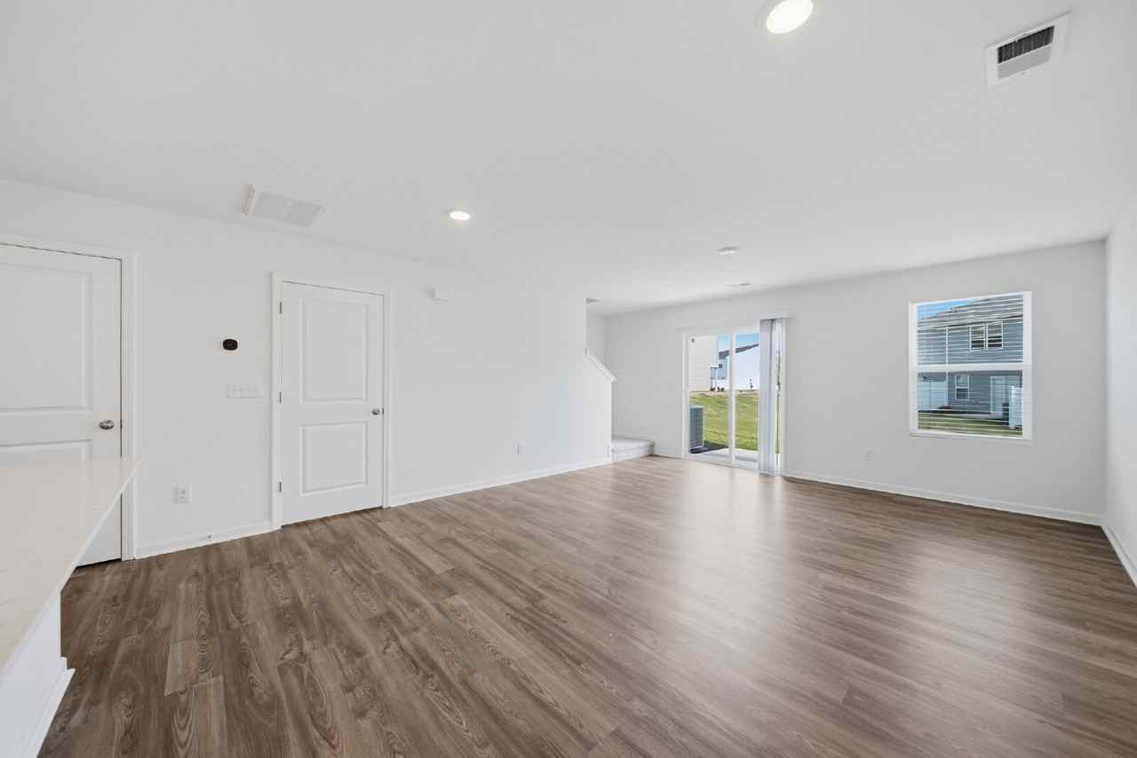 1921 Tranquility Cir #B - Photo 4 of 33