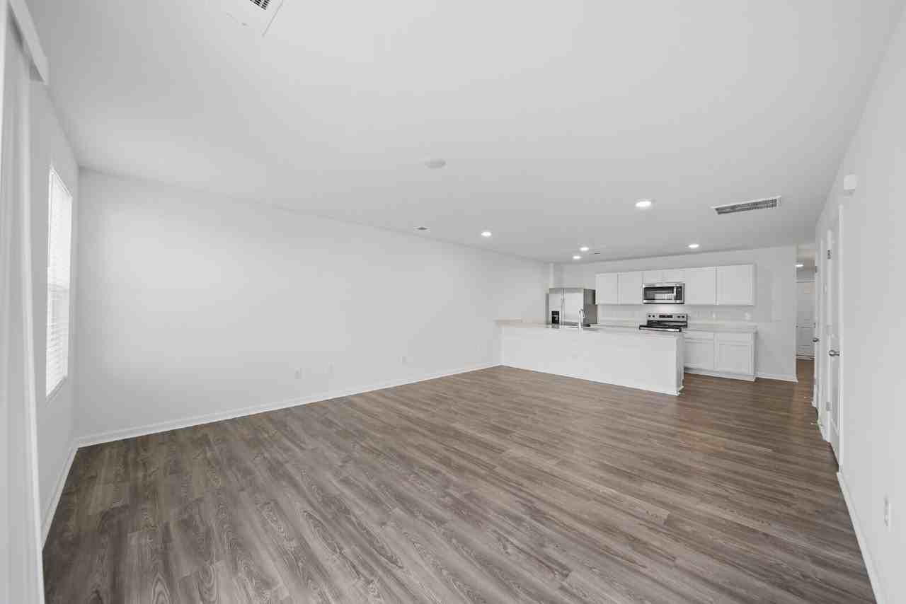 1921 Tranquility Cir #B - Photo 5 of 33
