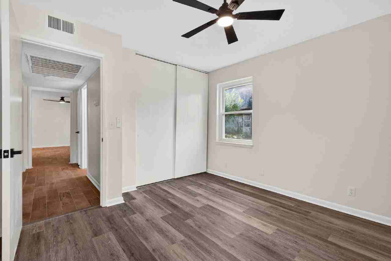 325 Cambout St - Photo 2 of 26