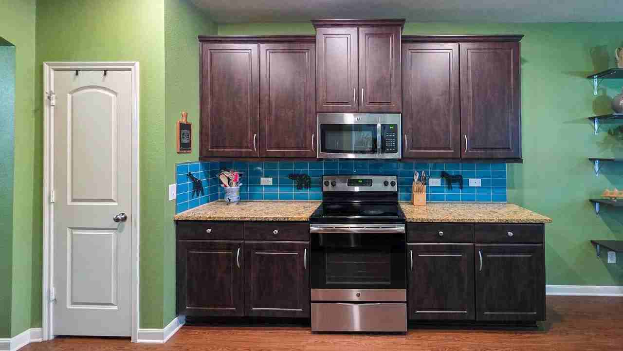 2025 Stubbs Dr - Photo 7 of 30