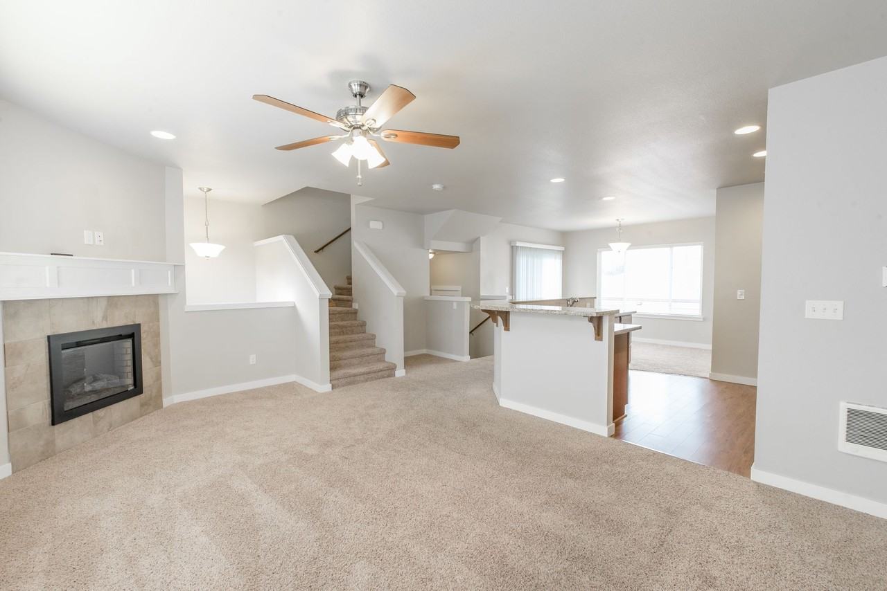 Wynstone Townhomes - Photo 4 of 9