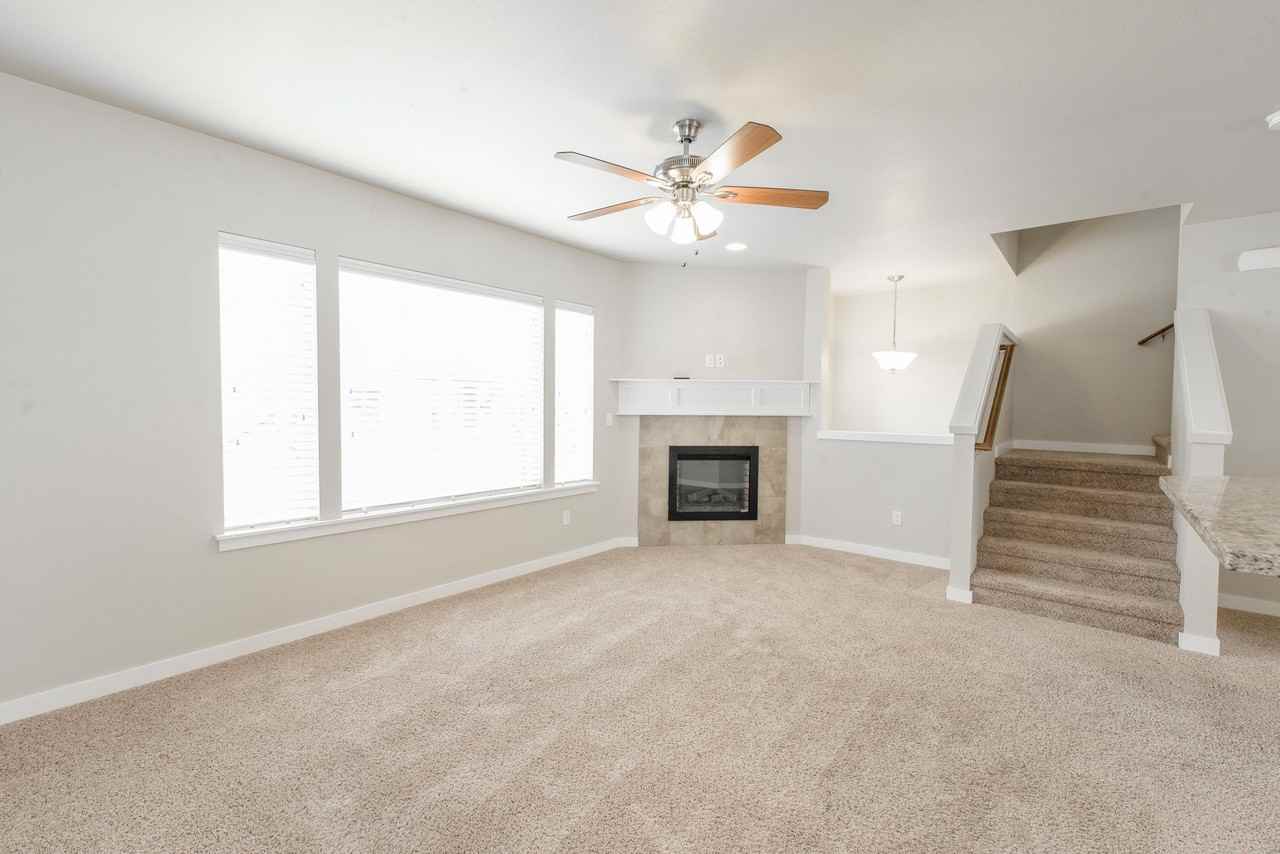 Wynstone Townhomes - Photo 5 of 9