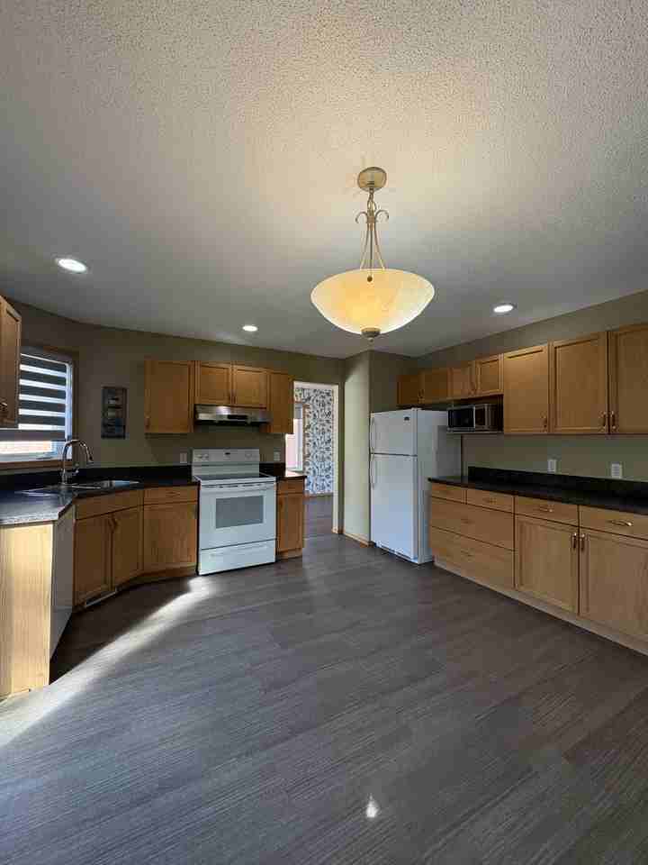 164 Strongberg Drive - 1 - Photo 2 of 22