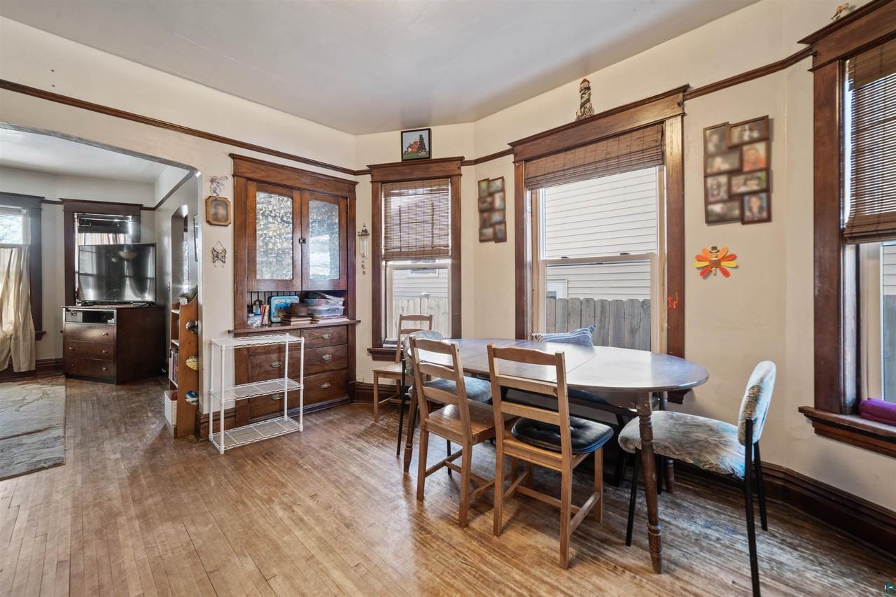 3161 Vernon St - Photo 5 of 12