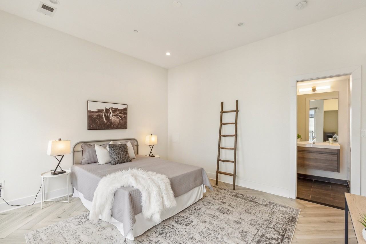 1214 Queen St Ne #2 - Photo 3 of 15