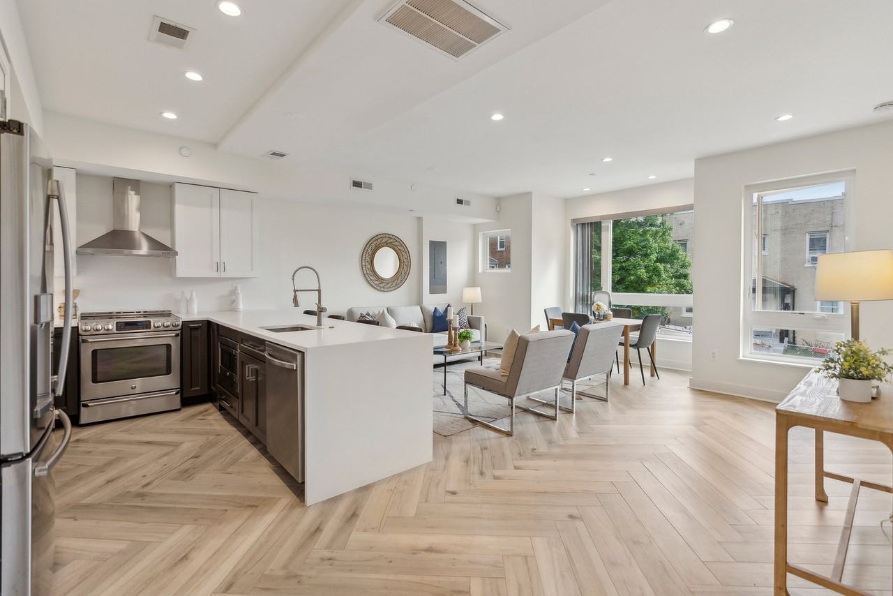 1214 Queen St Ne #2 - Photo 5 of 15