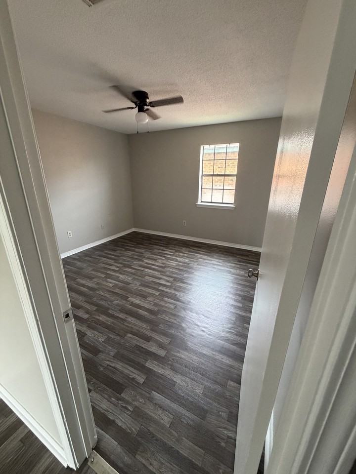 120 Hummingbird Ln #C - Photo 3 of 8