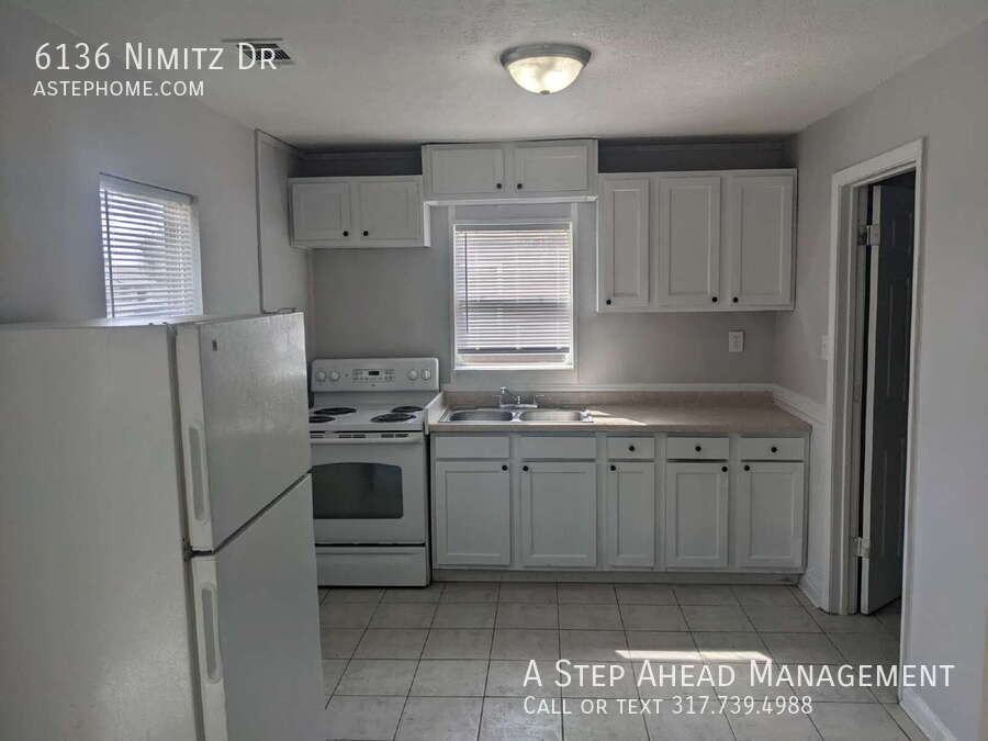 6136 Nimitz Dr - Photo 2 of 7