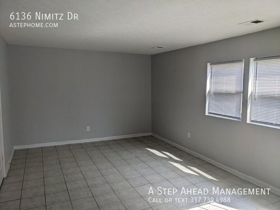 6136 Nimitz Dr - Photo 4 of 7