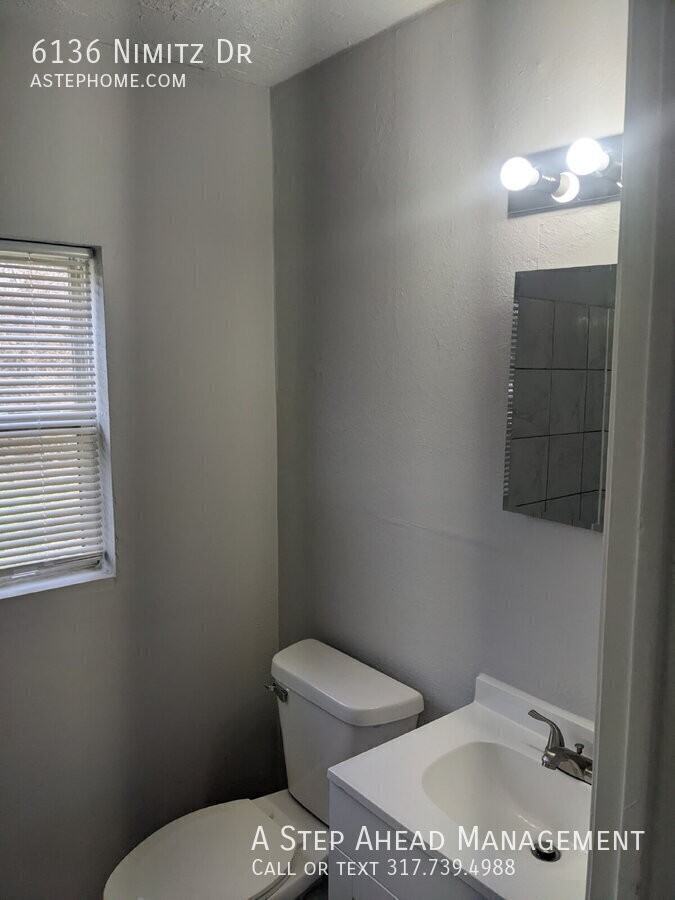 6136 Nimitz Dr - Photo 6 of 7