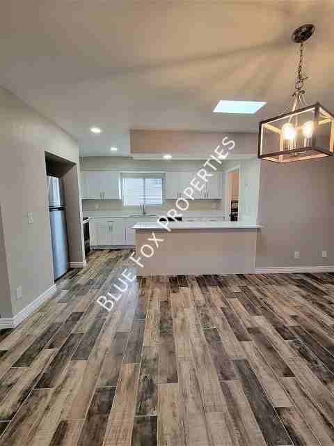 1933 S Palma Pl - Photo 4 of 29