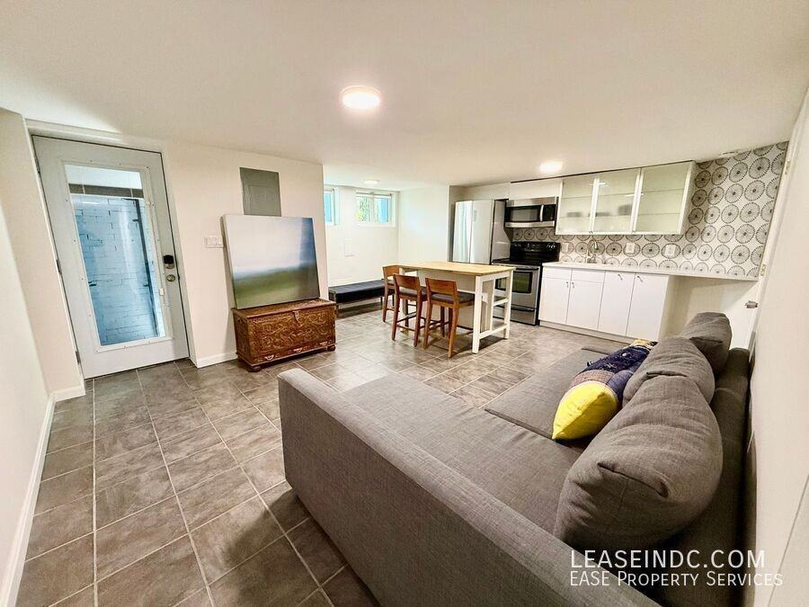 1850 3rd St Nw #B - Photo 3 of 15