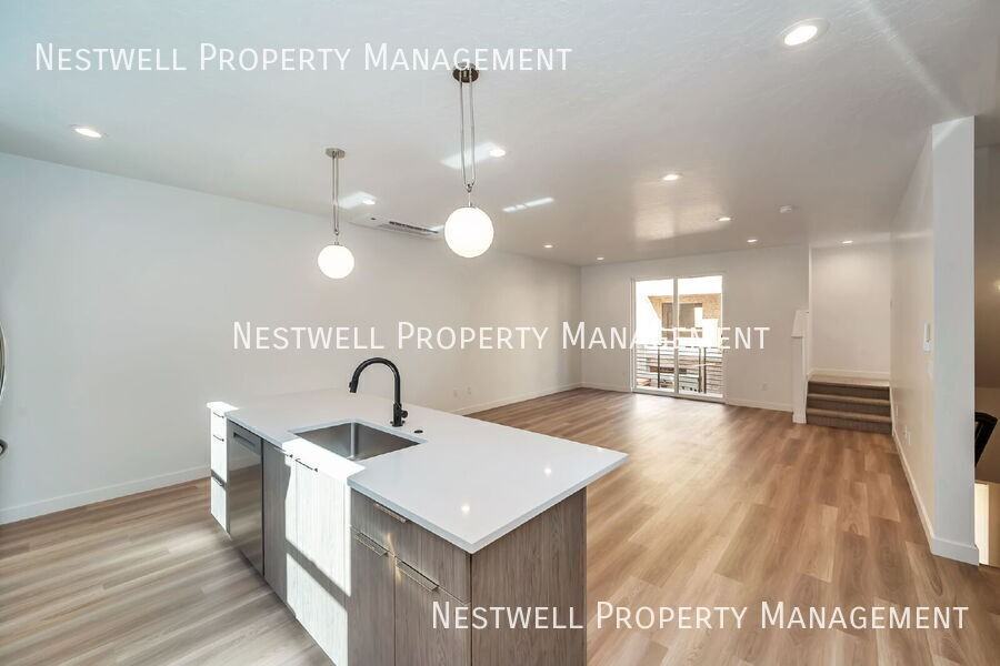 593 E Betsey Cv - Photo 5 of 28