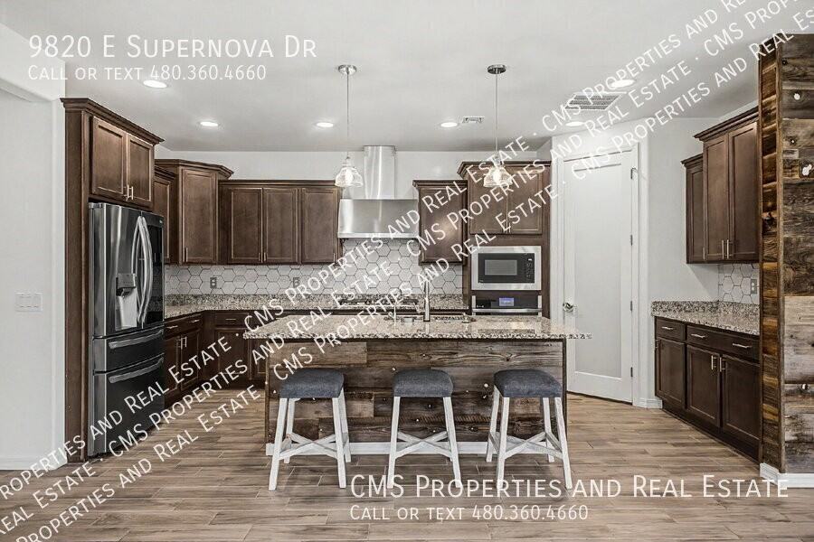 9820 E Supernova Dr - Photo 4 of 36