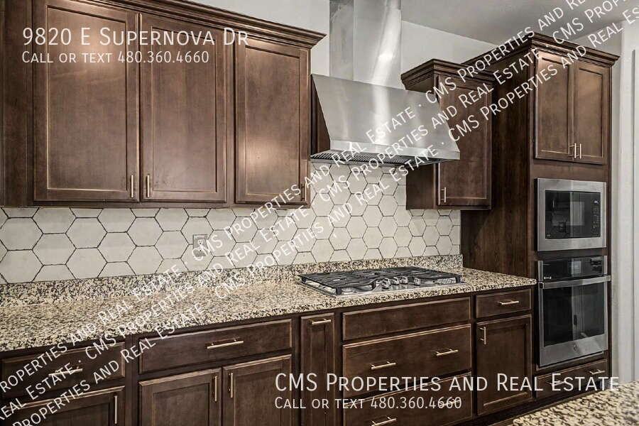 9820 E Supernova Dr - Photo 5 of 36